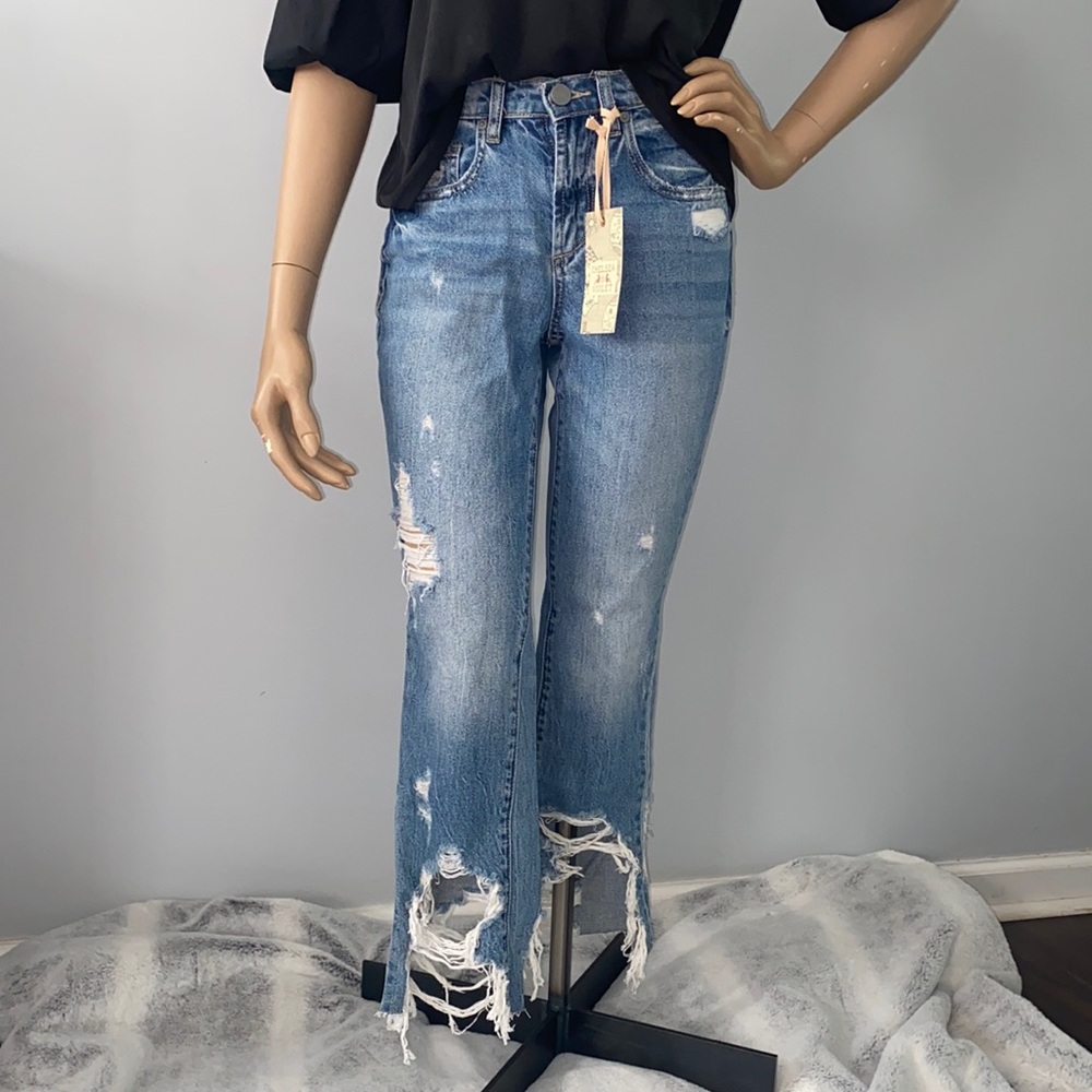 NWT Chelsea & Violet Destroyed Jeans Size 1 (25 in waist)